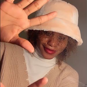 Meet your Posher, Denise